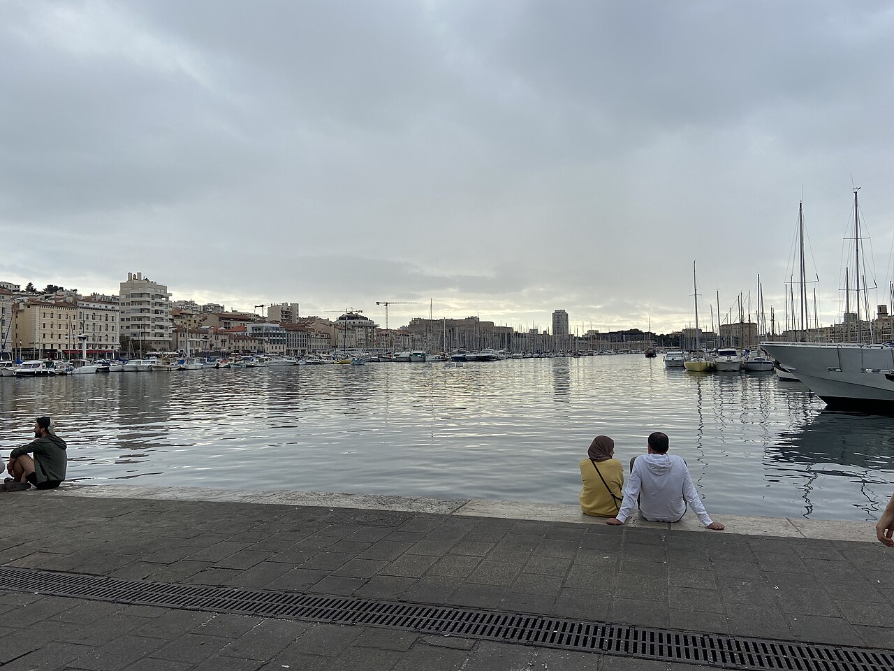 Le Vieux-Port de Marseille, que domine le quai de Rive-Neuve