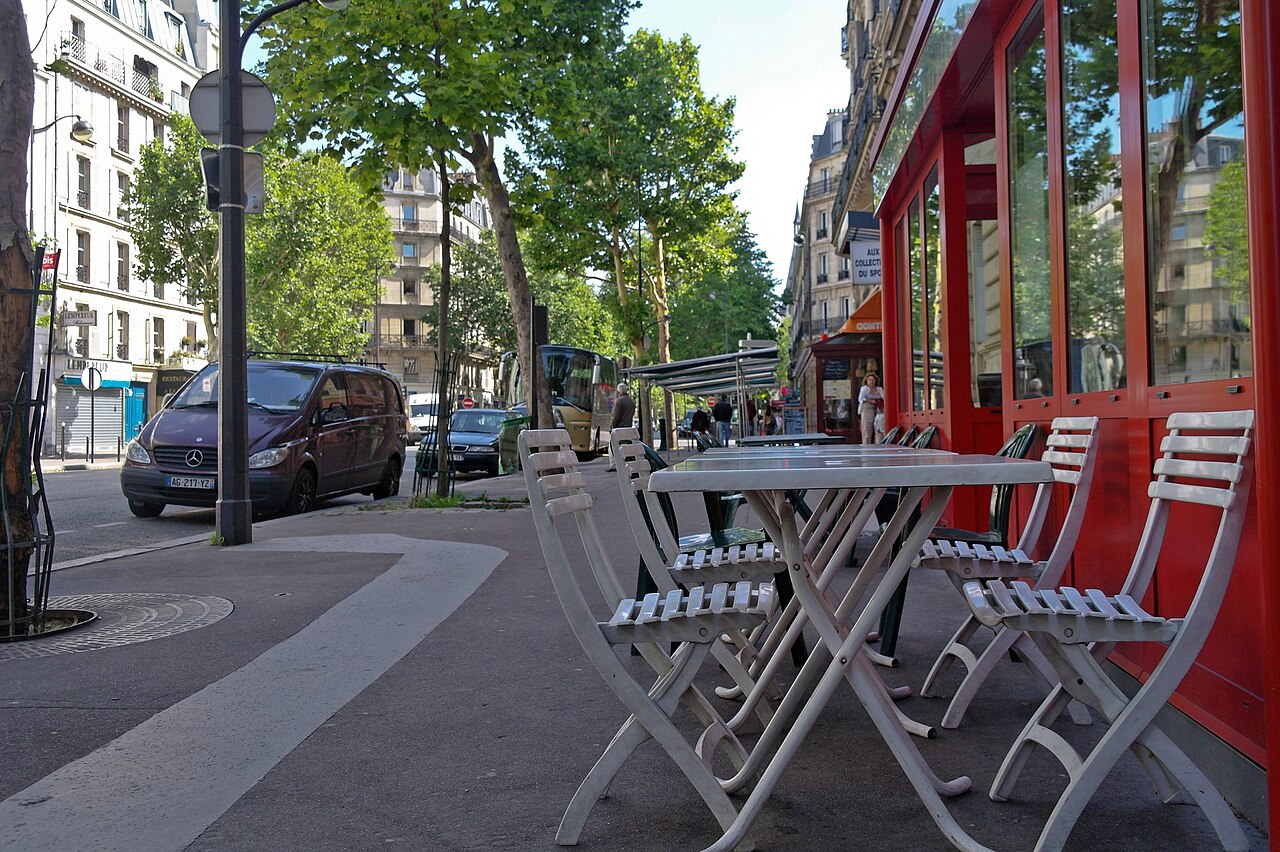 L’avenue Ledru-Rollin, où se trouve Le Bistrot du Peintre