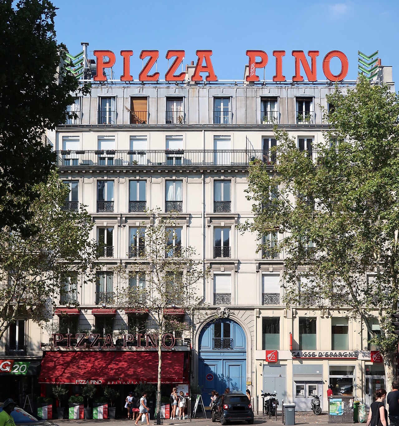 Le boulevard du Montparnasse, où se trouve La Rotonde