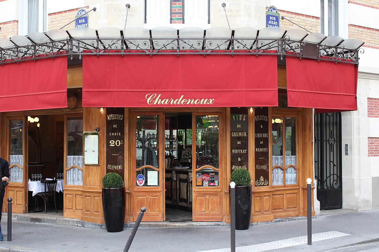 La façade du Chardenoux, rue Jules Vallès, Paris 11e