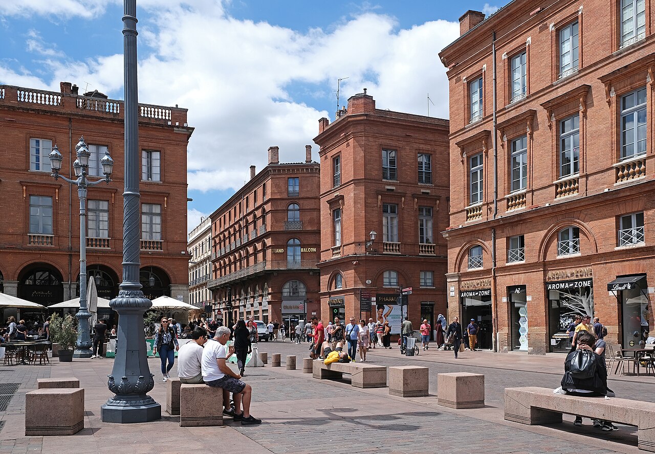 La place du Capitole à Toulouse, où se tient le Grand Café Le Florida
