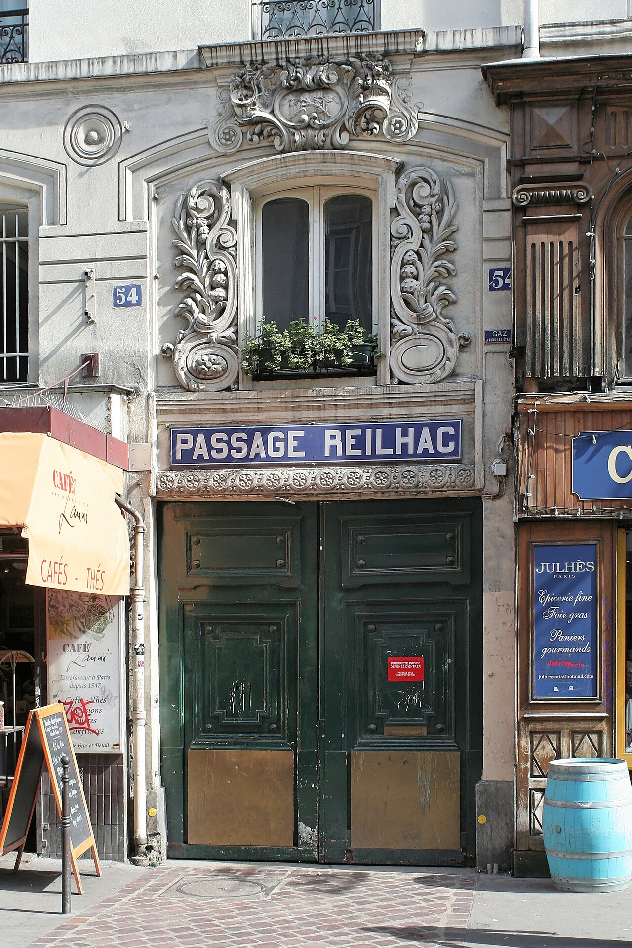 La rue du Faubourg Saint-Denis, où se trouve Chez Jeannette